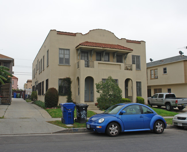 538 N Genesee Ave in Los Angeles, CA - Foto de edificio - Building Photo