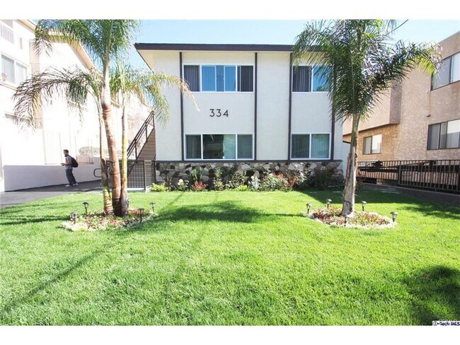 334 Cameron Pl in Glendale, CA - Foto de edificio - Building Photo