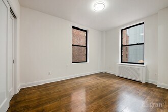 200 W 58th St, Unit 11C in New York, NY - Building Photo - Building Photo