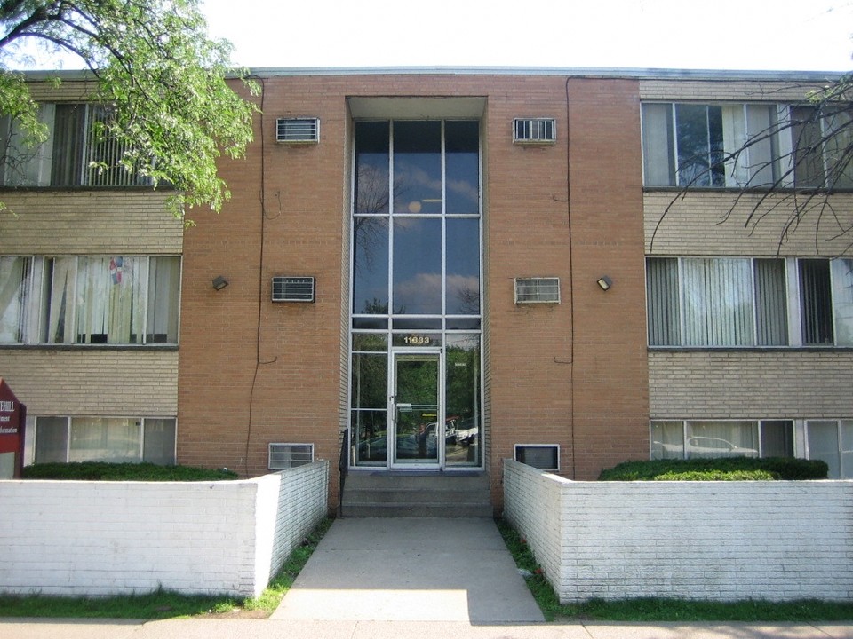 11333 Whittier Rd in Detroit, MI - Building Photo