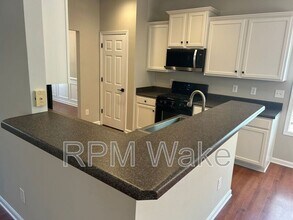 404 Straywhite Ave in Apex, NC - Building Photo - Building Photo