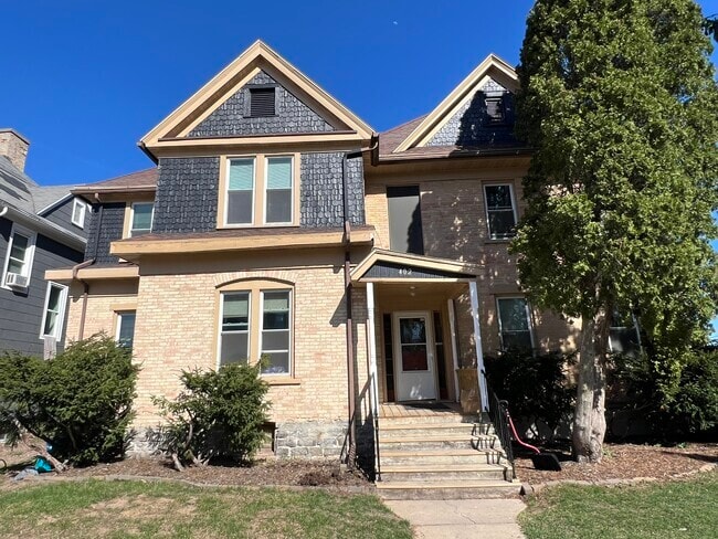 402 N Morrison St, Unit 2 in Appleton, WI - Building Photo - Building Photo
