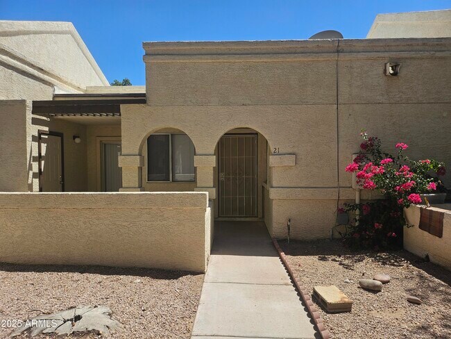 property at 876 S Nebraska St