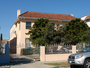 1145 N Edgemont St in Los Angeles, CA - Building Photo - Building Photo