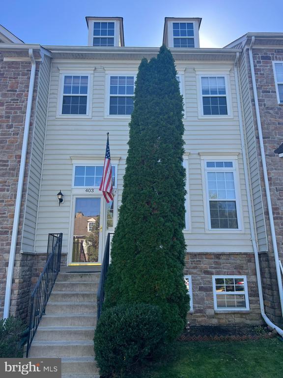 403 Yorkshire Ridge Ct in Purcellville, VA - Foto de edificio - Building Photo