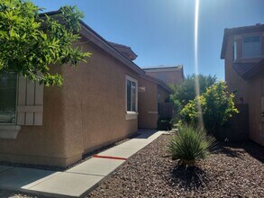515 Moses Lake Ct in Henderson, NV - Building Photo - Building Photo