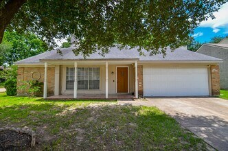 9634 Secretariat Dr in Houston, TX - Building Photo - Building Photo