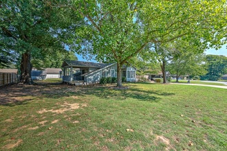 312 S Dogwood St in Siloam Springs, AR - Building Photo - Building Photo