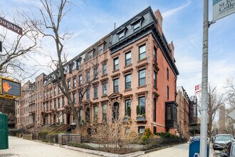 230 Washington Ave in Brooklyn, NY - Building Photo - Primary Photo