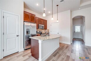 3133 Puter Creek Rd in Spring Branch, TX - Building Photo