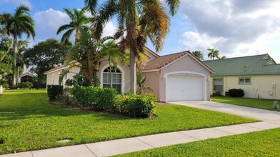 1651 Oak Berry Cir in Wellington, FL - Foto de edificio - Building Photo