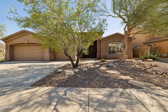 13945 E Gail Rd in Scottsdale, AZ - Building Photo - Building Photo