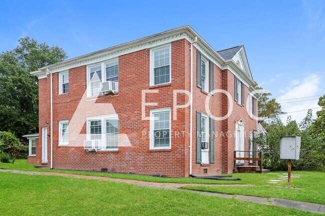 517 Willow St in Mount Airy, NC - Building Photo - Building Photo