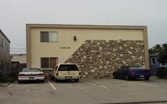4945 Narragansett Ave in San Diego, CA - Building Photo