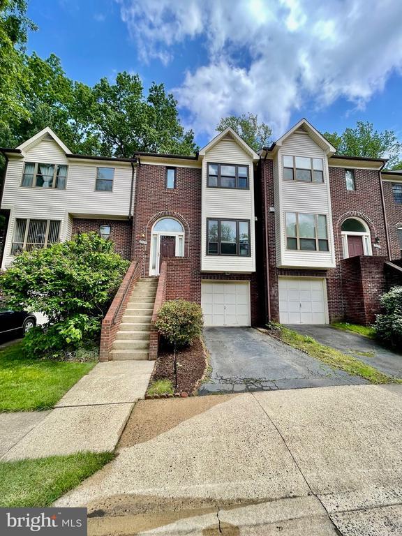 property at 6627 Westbury Oaks Ct