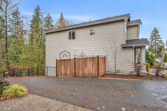 316 169th Pl SW in Bothell, WA - Foto de edificio - Building Photo