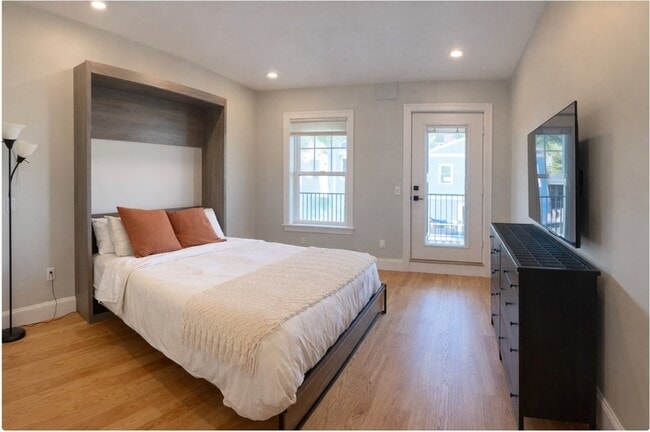 33 Boardman St in Boston, MA - Building Photo - Building Photo