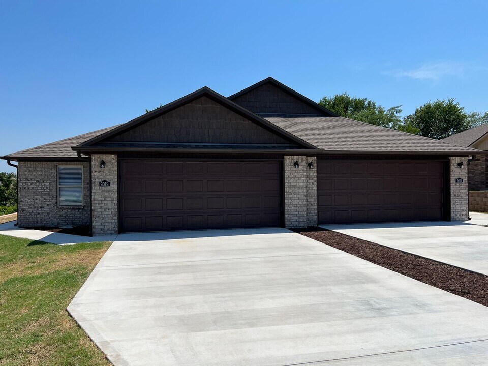 9016-9018 Sandra Wy in Fort Smith, AR - Building Photo