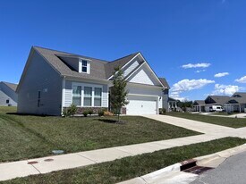 62 Fox Cove Rd in Hendersonville, NC - Building Photo