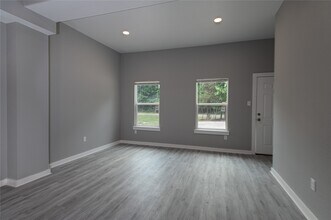 519 Magnolia Point Dr in Huffman, TX - Building Photo - Building Photo