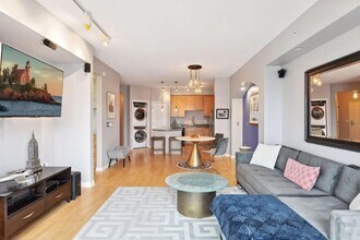 500 E Grant St in Minneapolis, MN - Foto de edificio - Building Photo