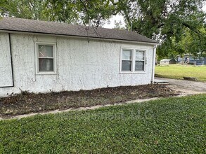 109 W Hale St in Spring Hill, KS - Building Photo - Building Photo