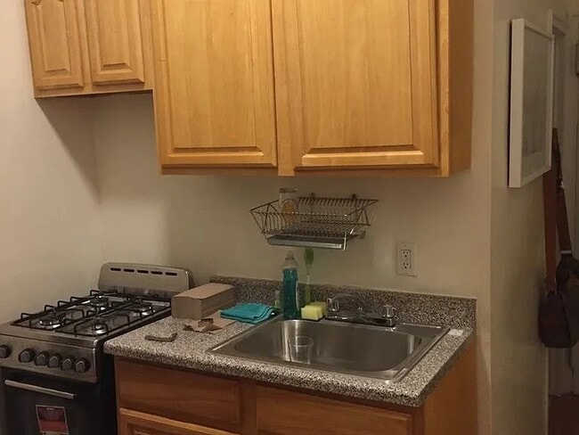 property at 148 W 141st St