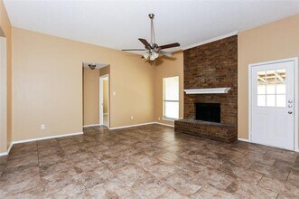 1632 Hunting Green Dr in Fort Worth, TX - Building Photo - Building Photo