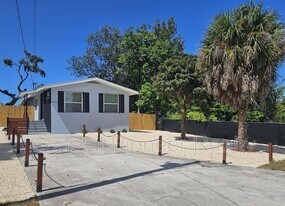 15233 Omaha St in Hudson, FL - Building Photo