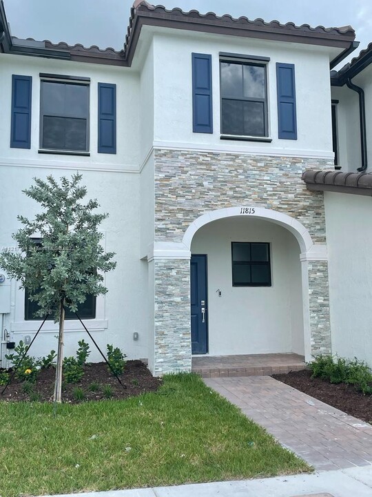 11813 SW 246 Terrace in Homestead, FL - Building Photo