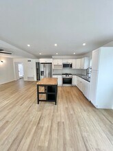 1155 Cornish Dr in Encinitas, CA - Building Photo - Building Photo