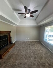 925 NE Carousel Ln in Lee's Summit, MO - Building Photo - Building Photo
