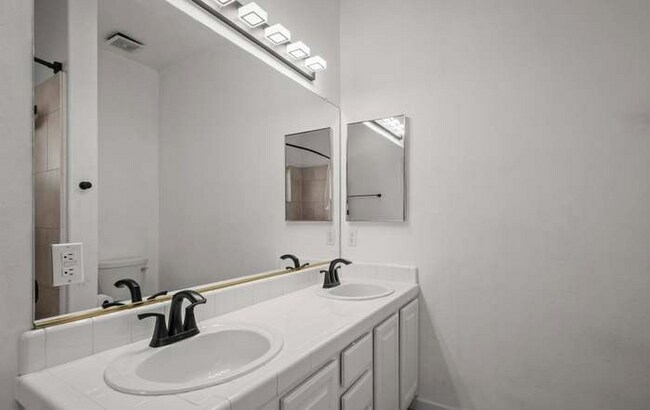 property at 2029 S MacKenzie Cir
