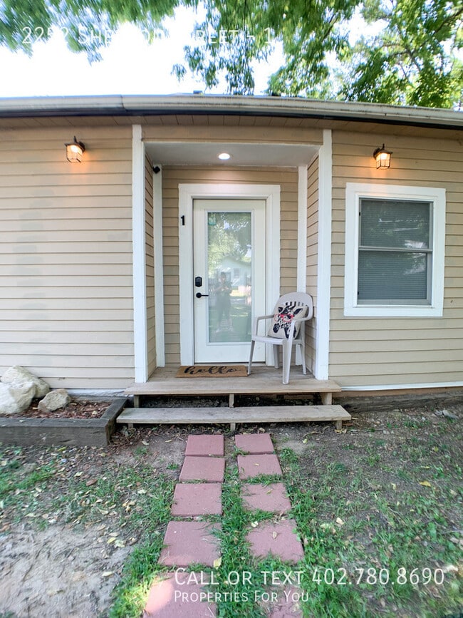 2252 Sheldon St in Lincoln, NE - Building Photo - Building Photo