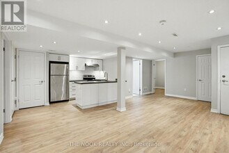 7 Willey Dr in Bowmanville, ON - Building Photo - Building Photo