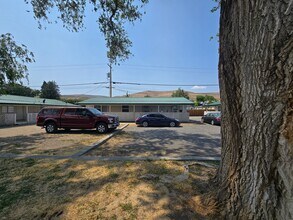 1411 Basin St SW in Ephrata, WA - Building Photo - Building Photo