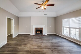 5330 Sea Horse Dr in Memphis, TN - Building Photo - Building Photo