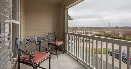 The Manor Homes of Arborwalk Apartments in Lee's Summit, MO - Building Photo - Building Photo
