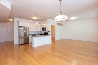 70 Prospect St, Unit 202T in Somerville, MA - Building Photo - Building Photo