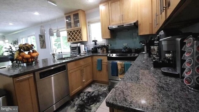 11120 Lake Breeze Dr in North Potomac, MD - Building Photo - Building Photo