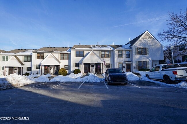 51 Queens Way in Englishtown, NJ - Building Photo - Building Photo