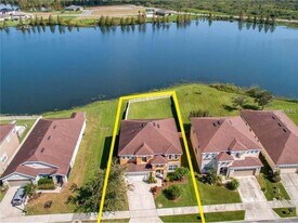 2274 Geneva Dr in Lakeland, FL - Building Photo
