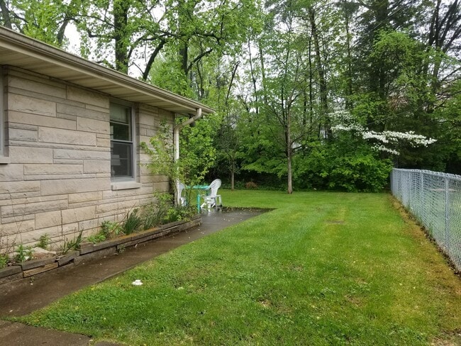 903 S Henderson St in Bloomington, IN - Building Photo - Building Photo