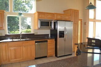 16691 Crown Terrace in Brookings, OR - Building Photo - Building Photo