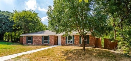 1909 Greenbriar Ct in Plano, TX - Building Photo - Building Photo