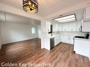 682 Summer View Cir in Encinitas, CA - Building Photo - Building Photo