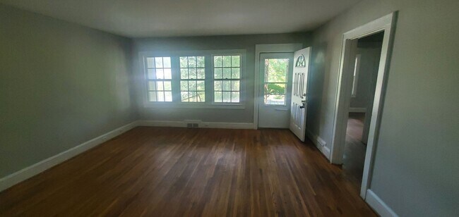 2530 Ivy Ave in Winston-Salem, NC - Building Photo - Building Photo