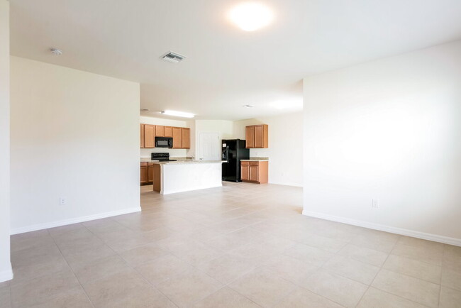 717 SW 4th Terrace in Cape Coral, FL - Building Photo - Building Photo