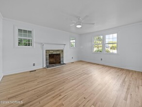 1011 Daniel Pl in Jacksonville, NC - Building Photo - Building Photo