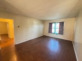 5901 Orange Ave in Long Beach, CA - Building Photo